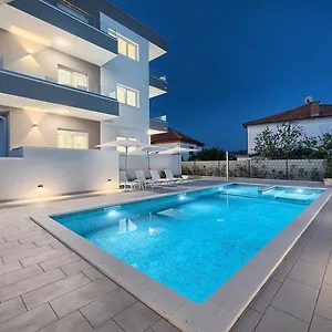 Trogirski Dvori Trogir